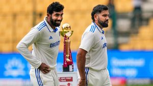 IND vs AUS: Jasprit Bumrah to Lead India in Perth Test With Rohit Sharma Set to Miss BGT Opener - Reports