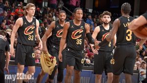 Cleveland Cavaliers And Oklahoma City Thunder Stay Unbeaten In NBA Season