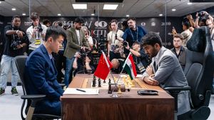 FIDE World Chess Championship 2024: Gukesh Comes Back Strongly in Game 2, Draws With Ding Liren