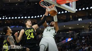 Giannis Antetokounmpo Scores 31 Points In Return As Bucks Snap Six-Game Losing Streak