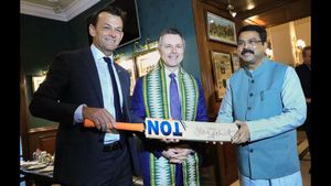 IND vs AUS: Adam Gilchrist Criticises Australia's Negative Tactics Against Team India in Perth Test