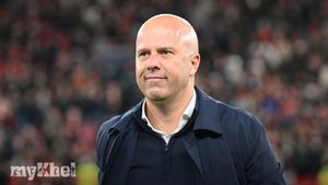 Arne Slot Affirms Pep Guardiola As The Best Manager Despite Manchester City's Recent Struggles