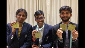 Gukesh Holds Over 50% Chance to Become Youngest World Champion, Says FIDE CEO Emil Sutovsky