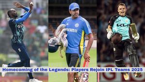 Homecoming of IPL Stars: R Ashwin, Sam Curran, Glenn Maxwell & More Return to Their Franchises in IPL 2025
