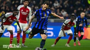 Inter Defeats Arsenal 1-0 As Calhanoglu Maintains Perfect Penalty Record
