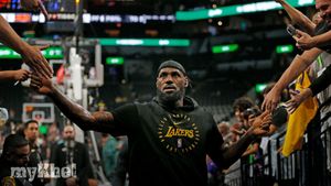LeBron James Sets Career Record With Four Consecutive Triple-Doubles In Lakers' Win Over Spurs