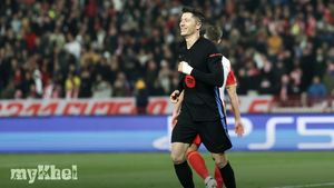 Lewandowski's Two Goals Propel Barcelona To Comfortable 5-2 Win Against Red Star Belgrade