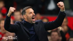Manchester United Urged To Retain Ruud Van Nistelrooy Amid Ruben Amorim's Arrival