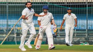 Mohammed Shami decimates Madhya Pradesh in Ranji Trophy, helps Bengal to get crucial Lead with excellent Bowling Figures