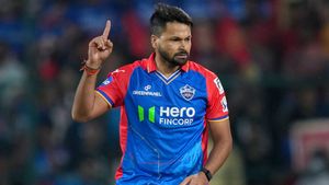 IPL Auction 2025: Mukesh Kumar Reacquired by Delhi Capitals for Rs 8 Crore
