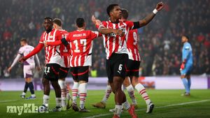 PSV Coach Peter Bosz Expects Tough Challenge From Shakhtar Donetsk Amid Player Concerns