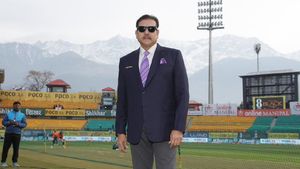 Ravi Shastri Stresses Need for India to Have Fast Start in Border-Gavaskar Trophy