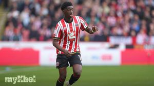 Sheffield United Secures Championship Lead With Draw Against Coventry City Despite Ahmedhodzic's Red Card