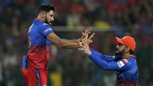 ‘Legend’: Mohammed Siraj, Sarfaraz Khan Sum Up Virat Kohli in One Word Ahead of Border-Gavaskar Trophy 2024-25