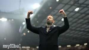 Van Nistelrooy Praises Manchester United's Resilience Following 3-0 Victory Against Leicester City