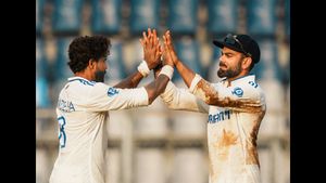 Ian Healy Urges Australian Bowlers to Target Virat Kohli's Front Pads in Upcoming Test Series