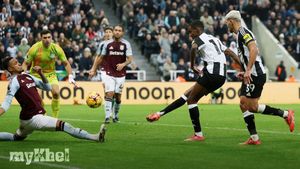 Eddie Howe Affirms He Wouldn't Swap Alexander Isak After Stellar Performance For Newcastle United