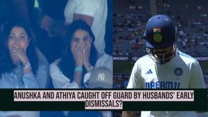 You Can’t Unsee Anushka Sharma and Athiya Shetty’s Reactions to Virat Kohli and Kl Rahul’s Early Exits in Melbourne