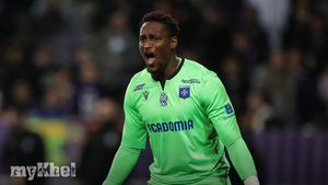 Donovan Leon's Stellar Performance Secures Goalless Draw For Auxerre Against Paris Saint-Germain
