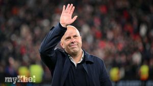 Eddie Howe Acknowledges Arne Slot's Impact At Liverpool While Title Race Remains Open