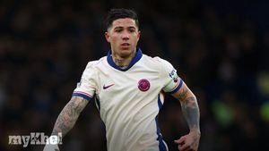 Maresca Praises Enzo Fernandez's Emerging Leadership At Chelsea This Season