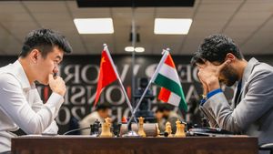 World Chess Championship: Gukesh shows resilience to draw against Ding Liren in Round 6