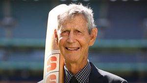 Australian Cricket Legend Ian Redpath Passes Away at 83