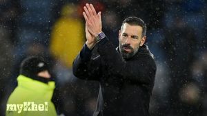 Leicester City Manager Ruud Van Nistelrooy Praises Team's Character After Late Comeback Against Brighton