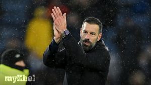 Ruud Van Nistelrooy Calls For Calm After Hectic First Week As Leicester City Manager
