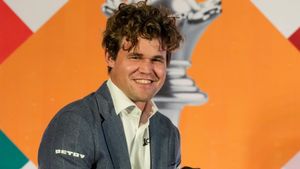 World Blitz Championship: Chess grandmaster Magnus Carlsen returns to tournament after dispute over jeans is resolved