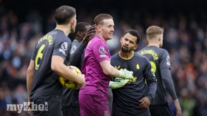 Jordan Pickford's Penalty Save Secures Draw For Everton Against Manchester City