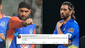 All is not right between MS Dhoni and Harbhajan Singh? Former CSK Star's Cryptic Tweet Hints at Deteriorating Relationship