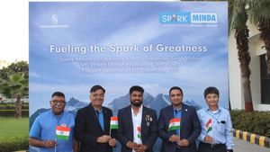 Mountaineer Narender Singh gets aid from Spark Minda ahead of Antarctica Expedition