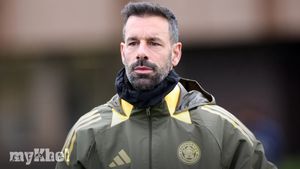 Van Nistelrooy Begins Restructuring Leicester City Before West Ham Debut
