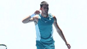 Australian Open: Picture perfect Carlos Alcaraz pulls out all the shots to reach round four