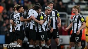 Alexander Isak Emphasises Team Success Over Personal Accolades During Newcastle's Impressive Run