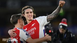 Arsenal Triumphs Over Wolves With Calafiori's Goal In Tense Premier League Encounter