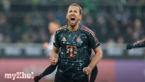 Bayern Munich Maintains Bundesliga Lead As Harry Kane Scores Penalty Against Borussia Monchengladbach