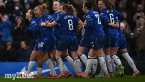 Chelsea Maintains Women's Super League Lead With Late Penalty Against Arsenal