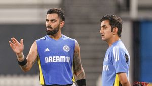 Emotional Hug Between Gautam Gambhir and Virat Kohli Sparks Speculation After India’s Defeat in Sydney
