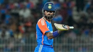 IND vs ENG 3rd T20I: Experts Criticize Hardik Pandya For Slow Approach, Question India Batting Order in Rajkot