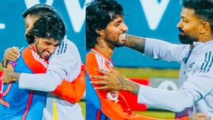 Hardik Pandya 'Jhappi' to Tilak Varma speaks of mentorship and camaraderie, more powerful image than a 'Pappi'