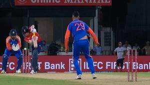 IND vs ENG: Harry Brook castled again by Varun Chakravarthy - This time without Smog in Chennai