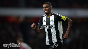 Alexander Isak And Nuno Espirito Santo Recognised With Premier League Awards For December 2024