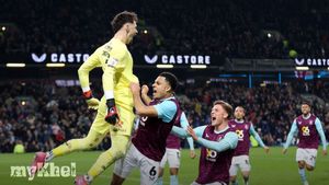 James Trafford's Heroic Penalty Saves Earn Burnley Valuable Point Against Sunderland