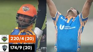 BPL 2025: Khulna Tigers crucial victory over Rangpur Riders in play-off race, Mohammad Naim slams century in win