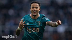 Justin Kluivert's Hat-Trick Ends Newcastle United's Winning Streak In 4-1 Defeat