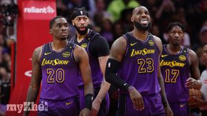 Los Angeles Lakers Must Unite To Overcome Three-Game Losing Streak, Urges Dorian Finney-Smith
