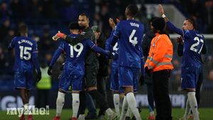 Enzo Maresca Defends Robert Sanchez After Goalkeeping Error Against Wolves
