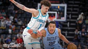 Memphis Grizzlies Secure Narrow Win Against Charlotte Hornets Despite Second Half Struggles